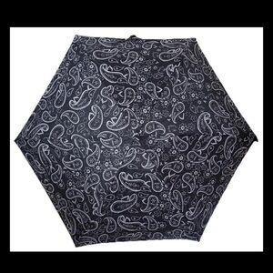 Vintage Rainshield Women’s Umbrella Paisley Floral Print Black & White